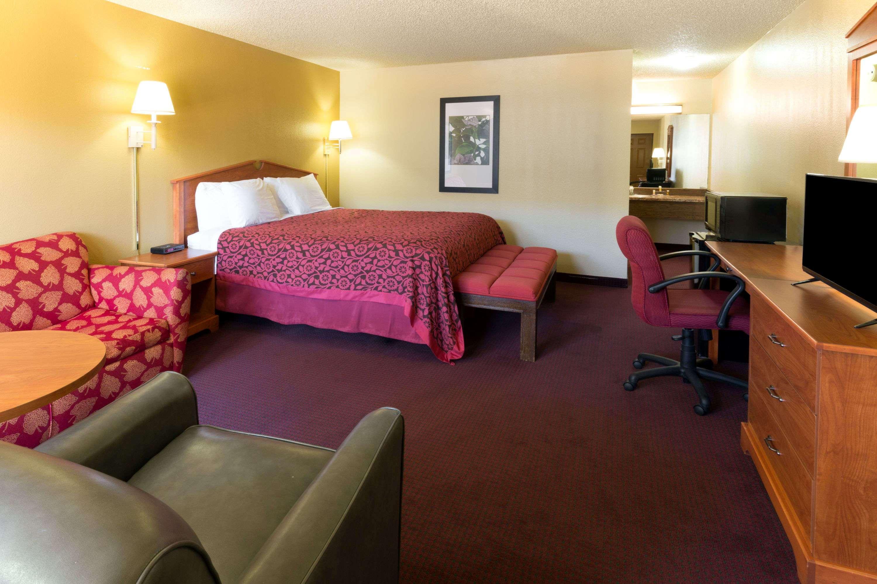 Days By Wyndham Hotel