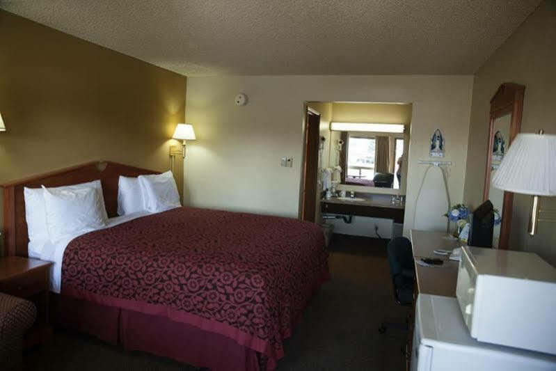 Days By Wyndham Hotel Bend